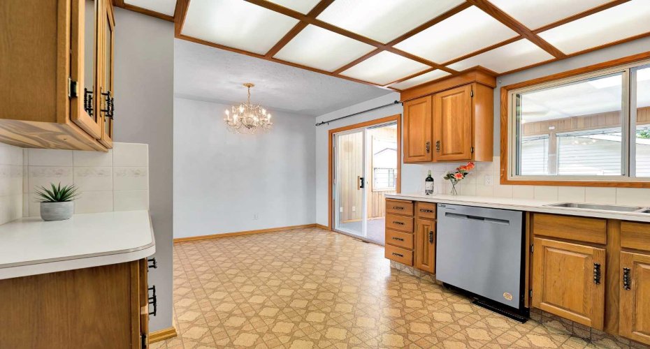 5247 Thomas Street, Calgary, Alberta T2K 3V6, 4 Bedroom Bedrooms, 0 ,2 BathroomBathrooms,Residential,For Sale,Thomas,0,A2328106