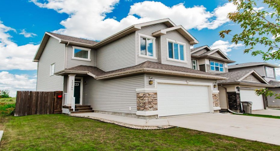 10261 85 Street, Grande Prairie, Alberta T8X 0K3, 4 Bedroom Bedrooms, 0 ,3 BathroomBathrooms,Residential,For Sale,85,0,A2328292