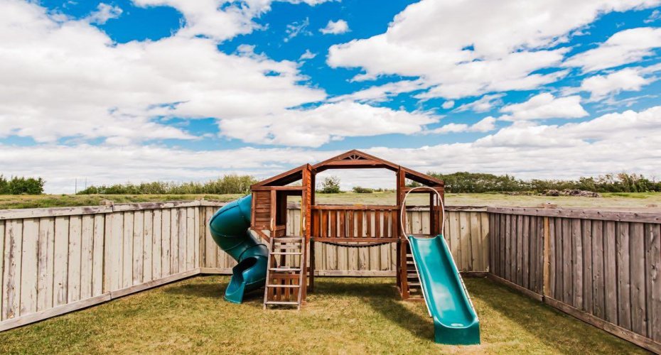 10261 85 Street, Grande Prairie, Alberta T8X 0K3, 4 Bedroom Bedrooms, 0 ,3 BathroomBathrooms,Residential,For Sale,85,0,A2328292