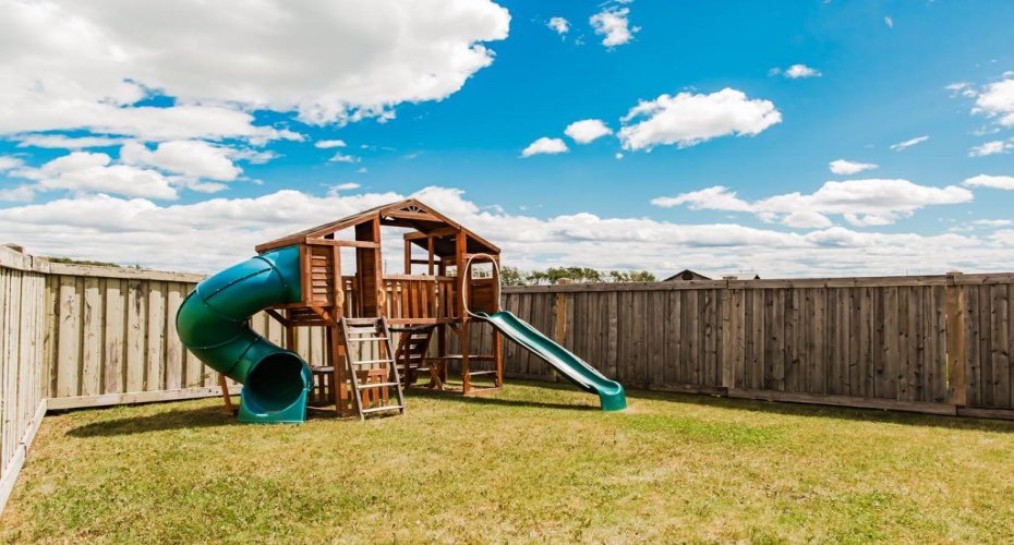 10261 85 Street, Grande Prairie, Alberta T8X 0K3, 4 Bedroom Bedrooms, 0 ,3 BathroomBathrooms,Residential,For Sale,85,0,A2328292