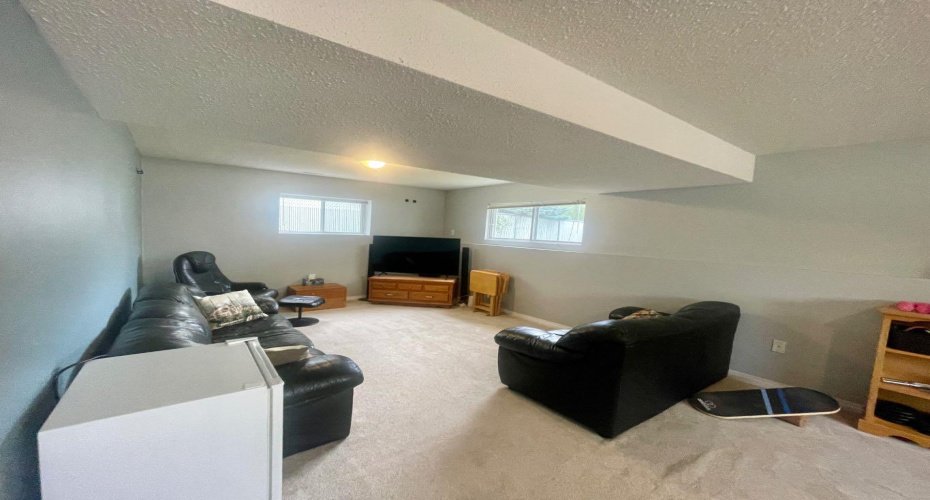 5301 15 Ave, Edson, Alberta T7E 1H2, 5 Bedroom Bedrooms, 0 ,3 BathroomBathrooms,Residential,For Sale,15 Ave,0,A2328336