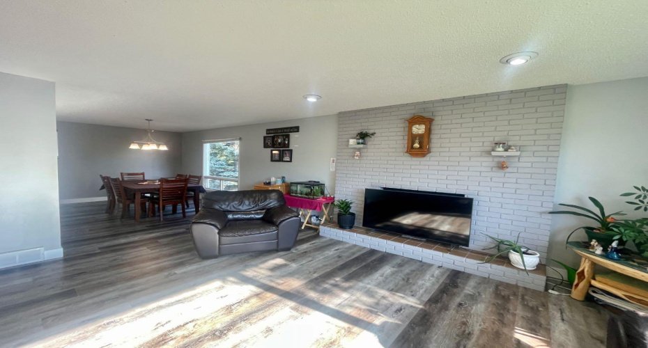 5301 15 Ave, Edson, Alberta T7E 1H2, 5 Bedroom Bedrooms, 0 ,3 BathroomBathrooms,Residential,For Sale,15 Ave,0,A2328336