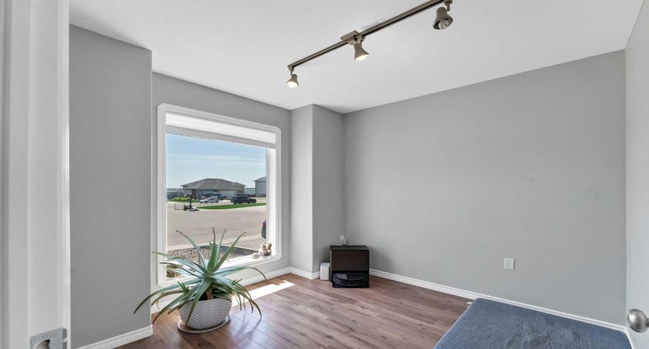 402 Jesmond Place, Redcliff, Alberta T0J 2P2, 5 Bedroom Bedrooms, 0 ,3 BathroomBathrooms,Residential,For Sale,Jesmond,0,A2328352