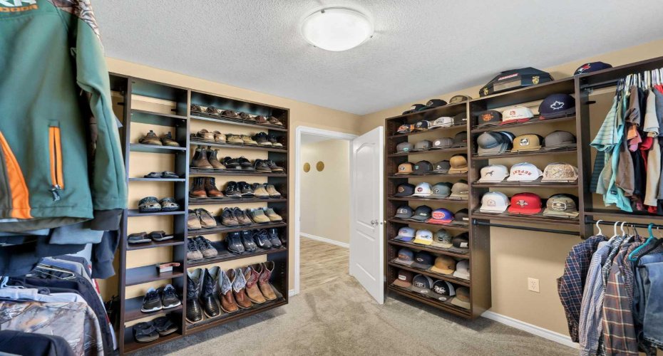 402 Jesmond Place, Redcliff, Alberta T0J 2P2, 5 Bedroom Bedrooms, 0 ,3 BathroomBathrooms,Residential,For Sale,Jesmond,0,A2328352