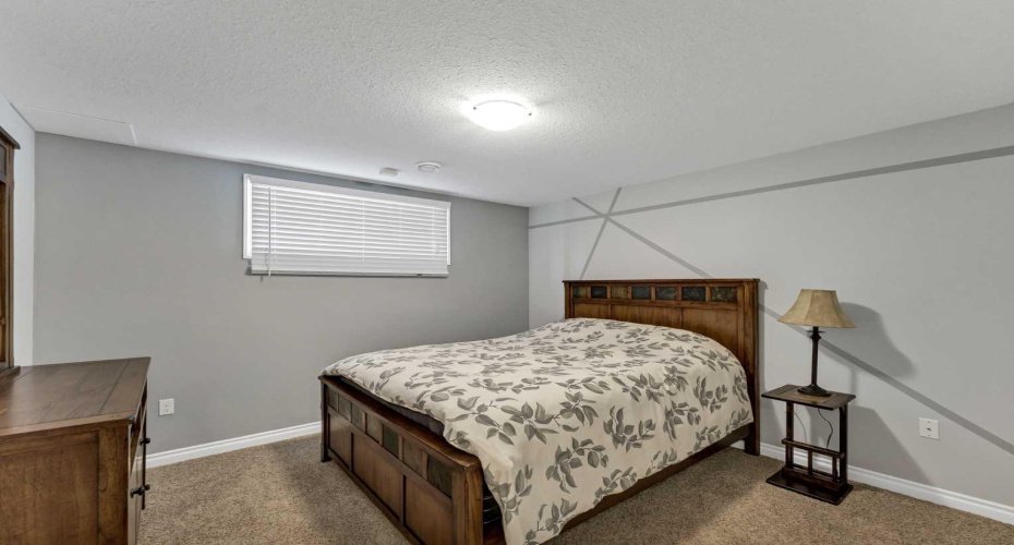 402 Jesmond Place, Redcliff, Alberta T0J 2P2, 5 Bedroom Bedrooms, 0 ,3 BathroomBathrooms,Residential,For Sale,Jesmond,0,A2328352
