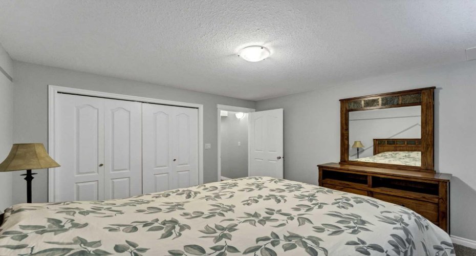 402 Jesmond Place, Redcliff, Alberta T0J 2P2, 5 Bedroom Bedrooms, 0 ,3 BathroomBathrooms,Residential,For Sale,Jesmond,0,A2328352