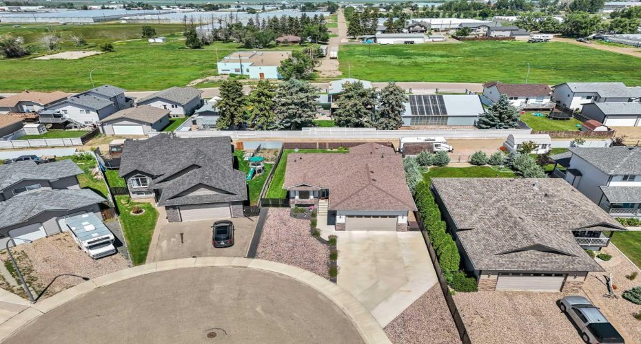 402 Jesmond Place, Redcliff, Alberta T0J 2P2, 5 Bedroom Bedrooms, 0 ,3 BathroomBathrooms,Residential,For Sale,Jesmond,0,A2328352