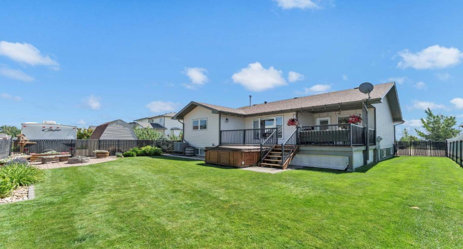 402 Jesmond Place, Redcliff, Alberta T0J 2P2, 5 Bedroom Bedrooms, 0 ,3 BathroomBathrooms,Residential,For Sale,Jesmond,0,A2328352