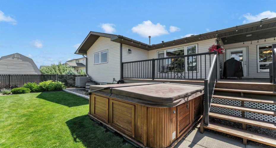 402 Jesmond Place, Redcliff, Alberta T0J 2P2, 5 Bedroom Bedrooms, 0 ,3 BathroomBathrooms,Residential,For Sale,Jesmond,0,A2328352
