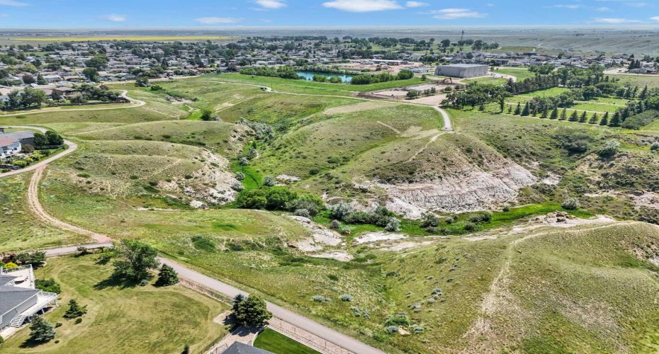 402 Jesmond Place, Redcliff, Alberta T0J 2P2, 5 Bedroom Bedrooms, 0 ,3 BathroomBathrooms,Residential,For Sale,Jesmond,0,A2328352