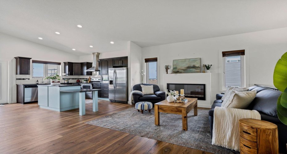 Wide open floor plan and vaulted ceilings