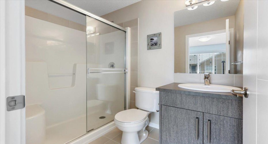 Ensuite with with Walk-in Shower