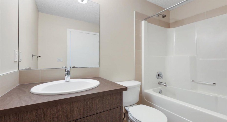 2nd Full Ensuite Bath