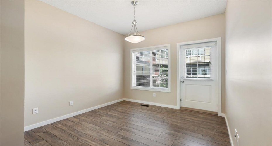 Spacious Eating Nook