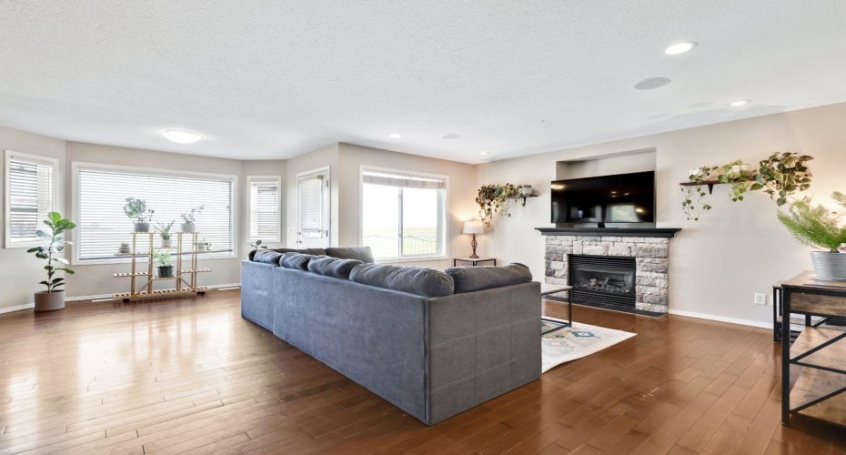 148 Hillcrest Boulevard, Strathmore, Alberta T1P 0A3, 3 Bedroom Bedrooms, 0 ,4 BathroomBathrooms,Residential,For Sale,Hillcrest,0,A2328388