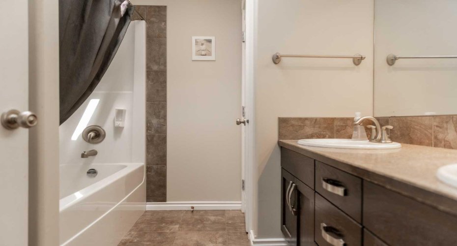 5 Pc Bathroom - Upper
