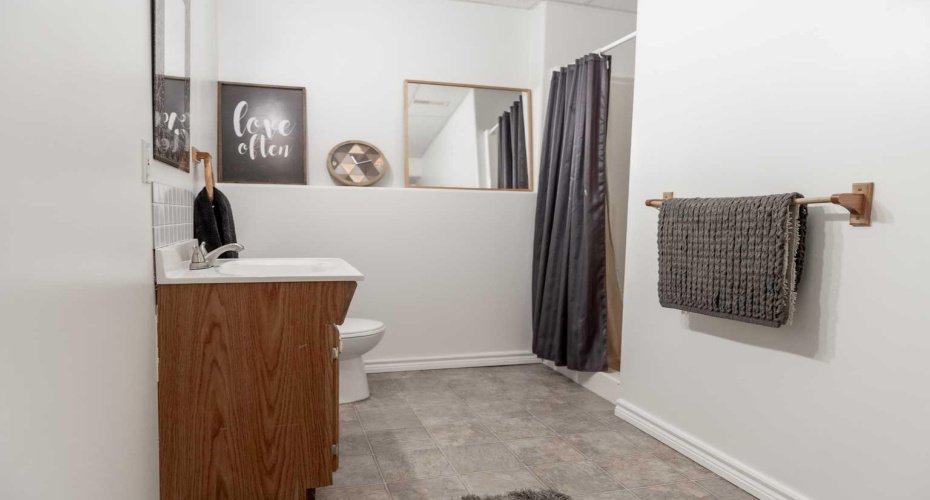 3 Pc Bathroom - Lower