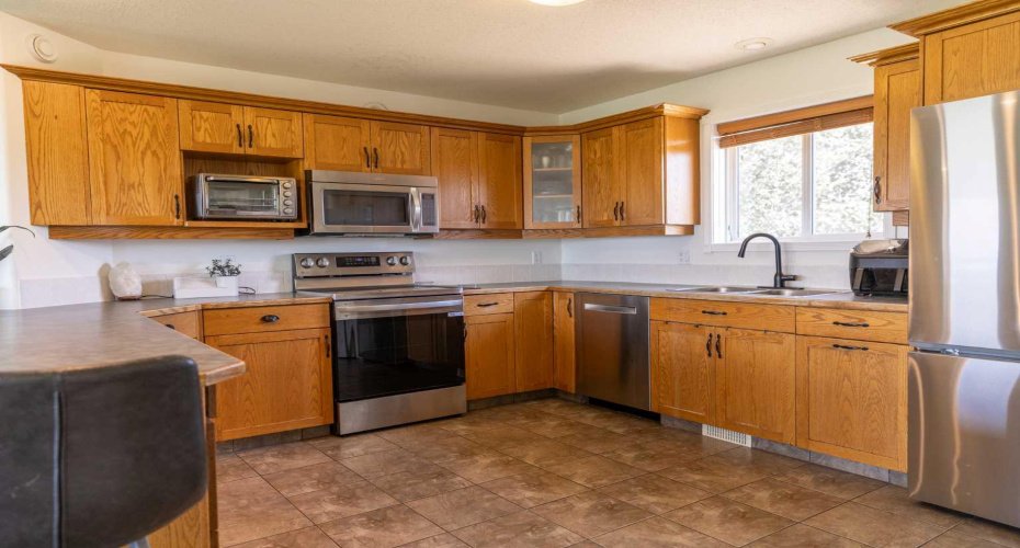 421026 Range Road 284, Rural Ponoka County, Alberta T0C 2J0, 6 Bedroom Bedrooms, 0 ,4 BathroomBathrooms,Residential,For Sale,Range Road 284,0,A2328402