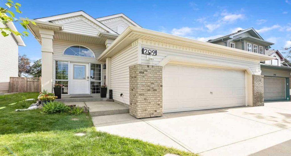 209 Coventry Circle, Calgary, Alberta T3K 5E5, 5 Bedroom Bedrooms, 0 ,3 BathroomBathrooms,Residential,For Sale,Coventry,0,A2328410