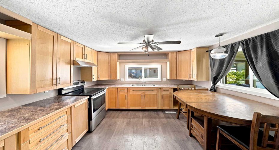 4516 48 Avenue, Sylvan Lake, Alberta T4S 1L8, 3 Bedroom Bedrooms, 0 ,1 BathroomBathrooms,Mobile,For Sale,48 Avenue,0,A2328422