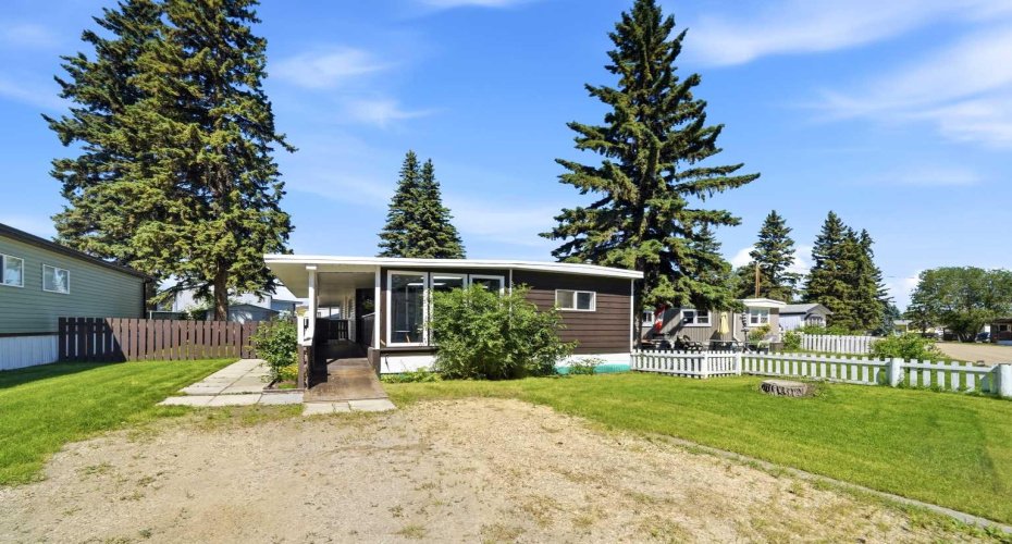 4516 48 Avenue, Sylvan Lake, Alberta T4S 1L8, 3 Bedroom Bedrooms, 0 ,1 BathroomBathrooms,Mobile,For Sale,48 Avenue,0,A2328422