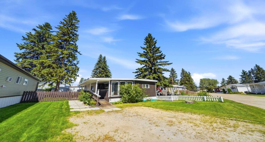 4516 48 Avenue, Sylvan Lake, Alberta T4S 1L8, 3 Bedroom Bedrooms, 0 ,1 BathroomBathrooms,Mobile,For Sale,48 Avenue,0,A2328422