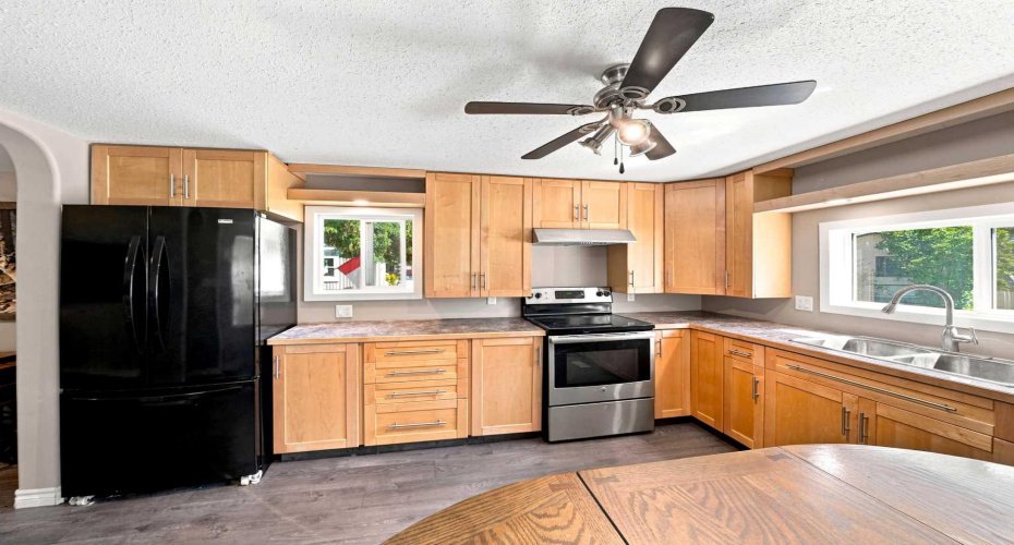 4516 48 Avenue, Sylvan Lake, Alberta T4S 1L8, 3 Bedroom Bedrooms, 0 ,1 BathroomBathrooms,Mobile,For Sale,48 Avenue,0,A2328422