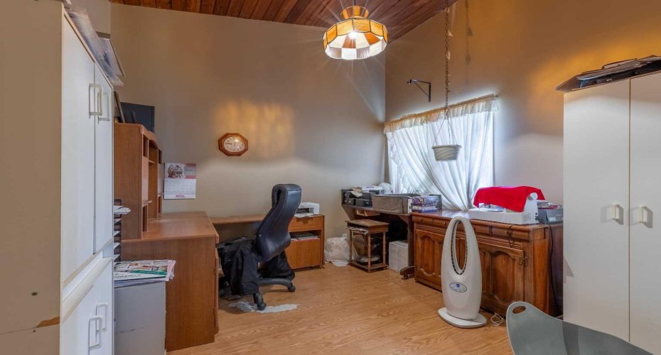 152S 100E, Raymond, Alberta T0K 2S0, 5 Bedroom Bedrooms, 0 ,3 BathroomBathrooms,Residential,For Sale,100E,0,A2328433
