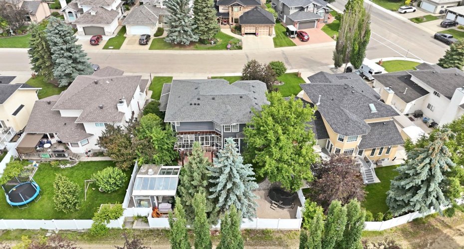 11 Alton Street, Red Deer, Alberta T4R 2H1, 5 Bedroom Bedrooms, 0 ,4 BathroomBathrooms,Residential,For Sale,Alton,0,A2328446