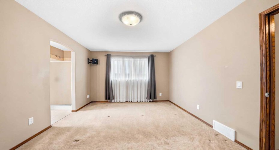 101 Oldring Crescent, Red Deer, Alberta T4P 0B9, 4 Bedroom Bedrooms, 0 ,3 BathroomBathrooms,Residential,For Sale,Oldring,0,A2328447