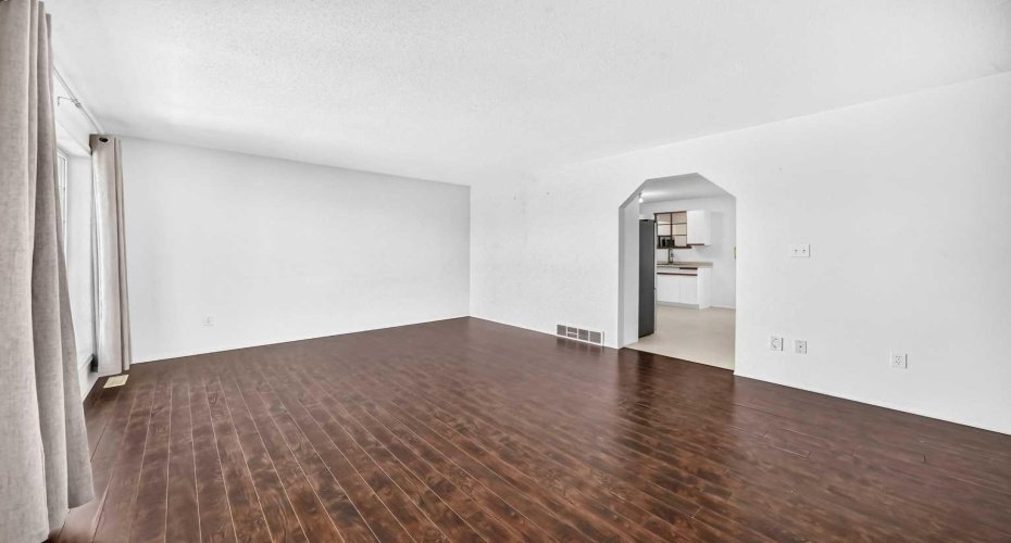 5 23 Avenue Close, Bowden, Alberta T0M 0K0, 3 Bedroom Bedrooms, 0 ,3 BathroomBathrooms,Residential,For Sale,23,0,A2328448