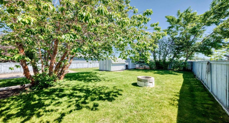 5 23 Avenue Close, Bowden, Alberta T0M 0K0, 3 Bedroom Bedrooms, 0 ,3 BathroomBathrooms,Residential,For Sale,23,0,A2328448
