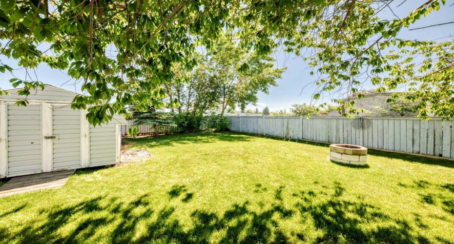 5 23 Avenue Close, Bowden, Alberta T0M 0K0, 3 Bedroom Bedrooms, 0 ,3 BathroomBathrooms,Residential,For Sale,23,0,A2328448