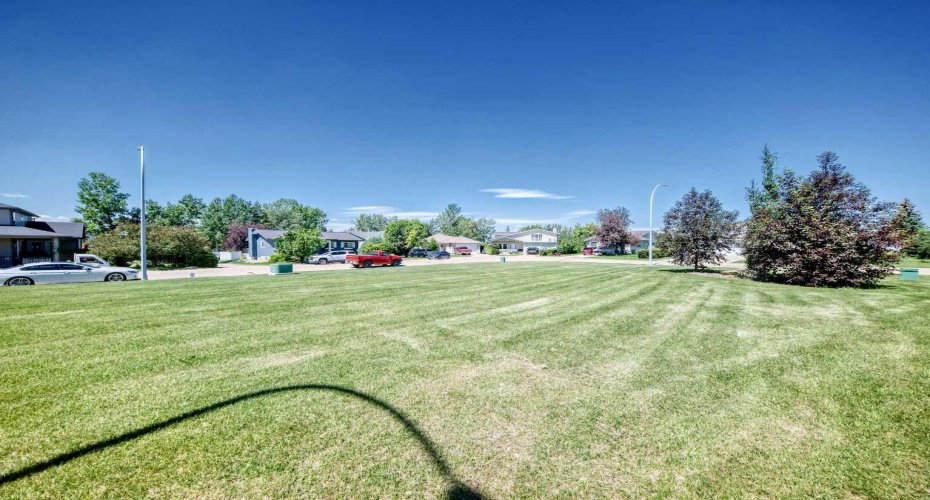 5 23 Avenue Close, Bowden, Alberta T0M 0K0, 3 Bedroom Bedrooms, 0 ,3 BathroomBathrooms,Residential,For Sale,23,0,A2328448