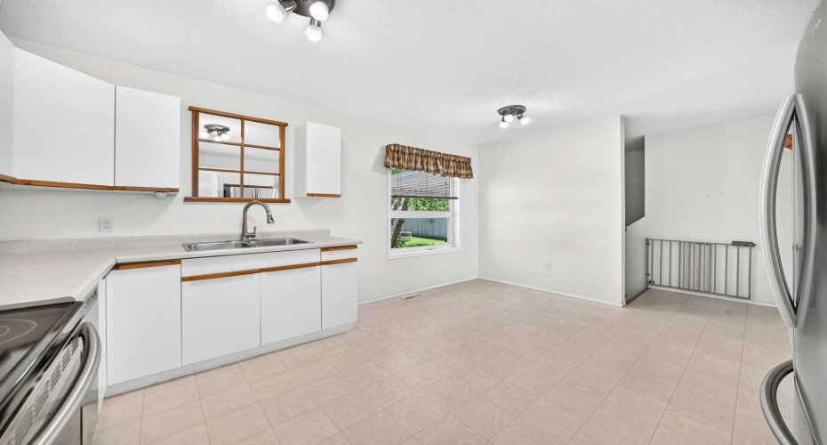 5 23 Avenue Close, Bowden, Alberta T0M 0K0, 3 Bedroom Bedrooms, 0 ,3 BathroomBathrooms,Residential,For Sale,23,0,A2328448