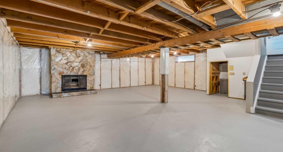916 Mayland Drive, Calgary, Alberta T2E 6C4, 3 Bedroom Bedrooms, 0 ,1 BathroomBathrooms,Residential,For Sale,Mayland,0,A2328461