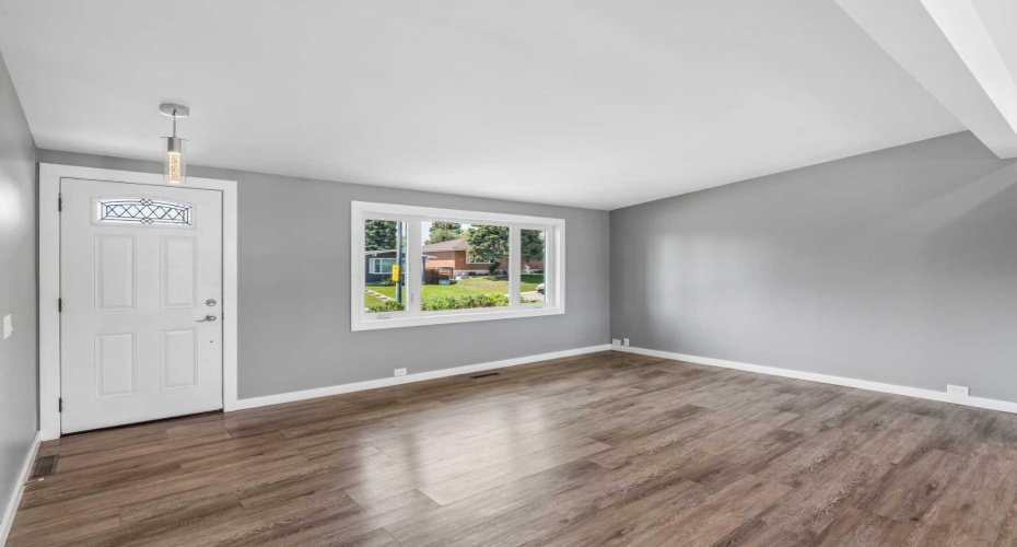 916 Mayland Drive, Calgary, Alberta T2E 6C4, 3 Bedroom Bedrooms, 0 ,1 BathroomBathrooms,Residential,For Sale,Mayland,0,A2328461