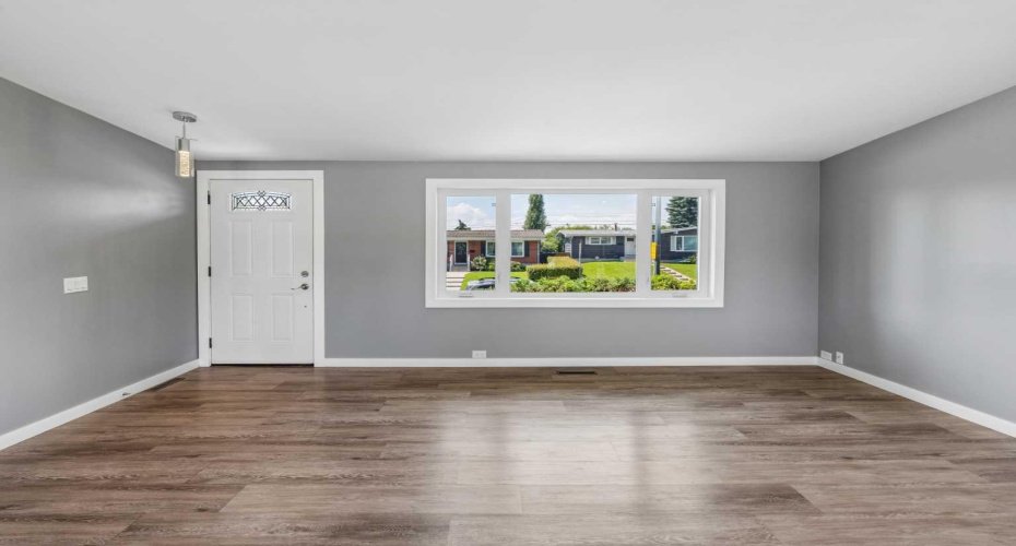 916 Mayland Drive, Calgary, Alberta T2E 6C4, 3 Bedroom Bedrooms, 0 ,1 BathroomBathrooms,Residential,For Sale,Mayland,0,A2328461