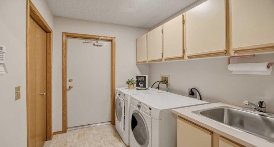 240 Varsity Estates Terrace, Calgary, Alberta T3B 5J4, 4 Bedroom Bedrooms, 0 ,3 BathroomBathrooms,Residential,For Sale,Varsity Estates,0,A2328479