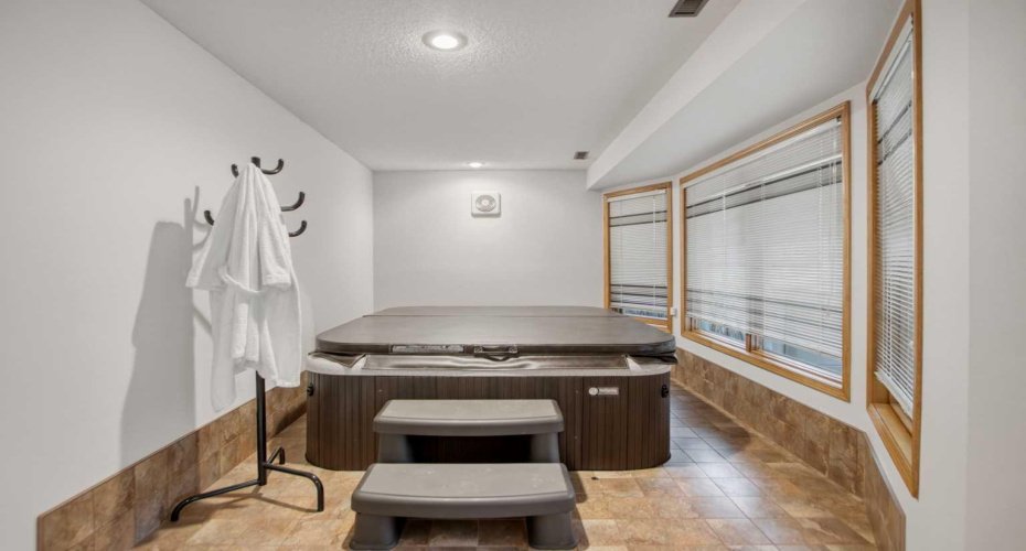 240 Varsity Estates Terrace, Calgary, Alberta T3B 5J4, 4 Bedroom Bedrooms, 0 ,3 BathroomBathrooms,Residential,For Sale,Varsity Estates,0,A2328479