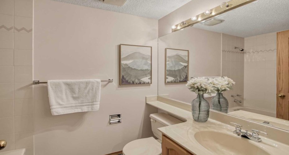 240 Varsity Estates Terrace, Calgary, Alberta T3B 5J4, 4 Bedroom Bedrooms, 0 ,3 BathroomBathrooms,Residential,For Sale,Varsity Estates,0,A2328479