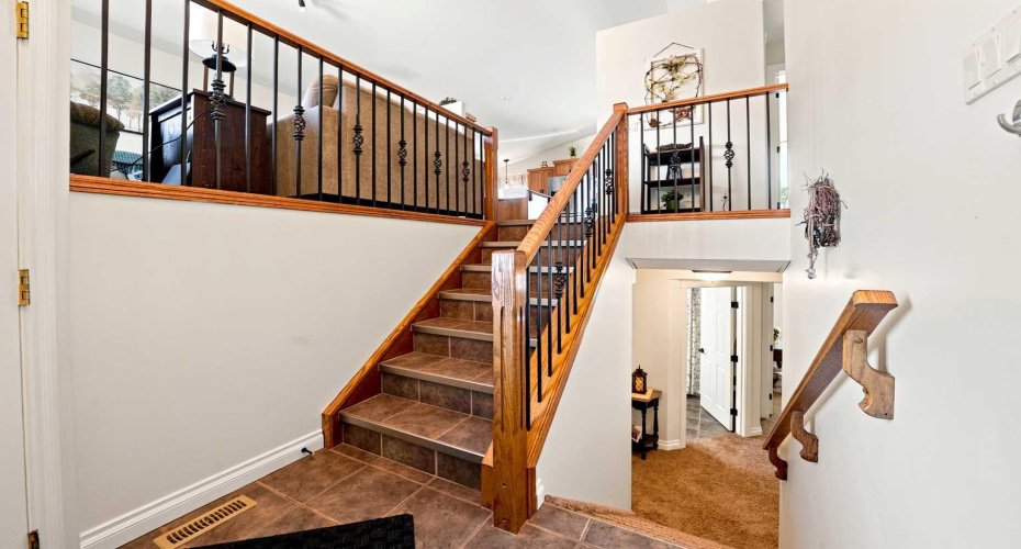 10 Sparrow Close, Blackfalds, Alberta T4M0K6, 4 Bedroom Bedrooms, 0 ,3 BathroomBathrooms,Residential,For Sale,Sparrow,0,A2328480