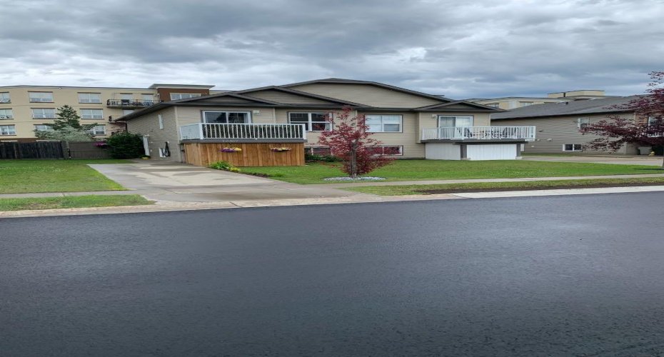 12307 103 Street, Grande Prairie, Alberta T8V 2L4, 3 Bedroom Bedrooms, 0 ,2 BathroomBathrooms,Residential,For Sale,103,0,A2328488