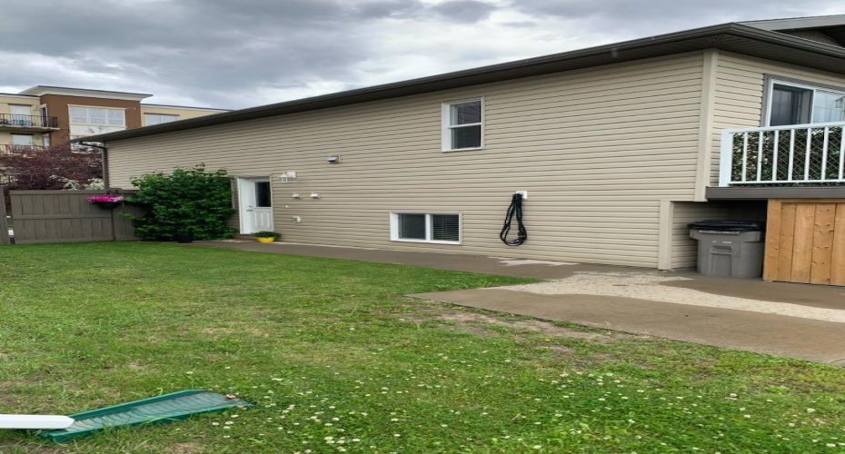 12307 103 Street, Grande Prairie, Alberta T8V 2L4, 3 Bedroom Bedrooms, 0 ,2 BathroomBathrooms,Residential,For Sale,103,0,A2328488