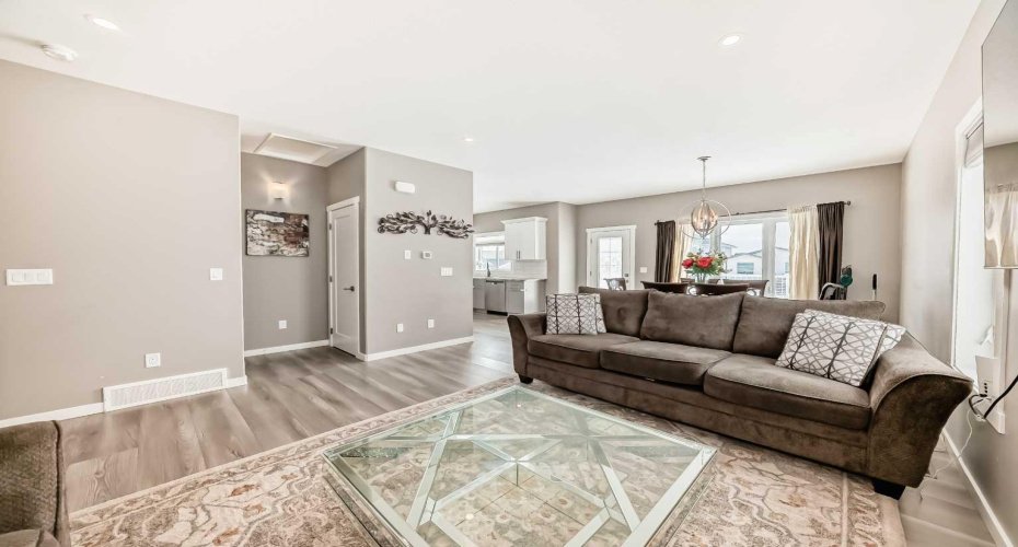 99 livingston Close, Red Deer, Alberta T4R0J9, 3 Bedroom Bedrooms, 0 ,2 BathroomBathrooms,Residential,For Sale,livingston,0,A2328489