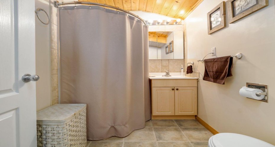 580 McDougall Street, Pincher Creek, Alberta T0K 1W0, 4 Bedroom Bedrooms, 0 ,3 BathroomBathrooms,Residential,For Sale,McDougall,0,A2328498
