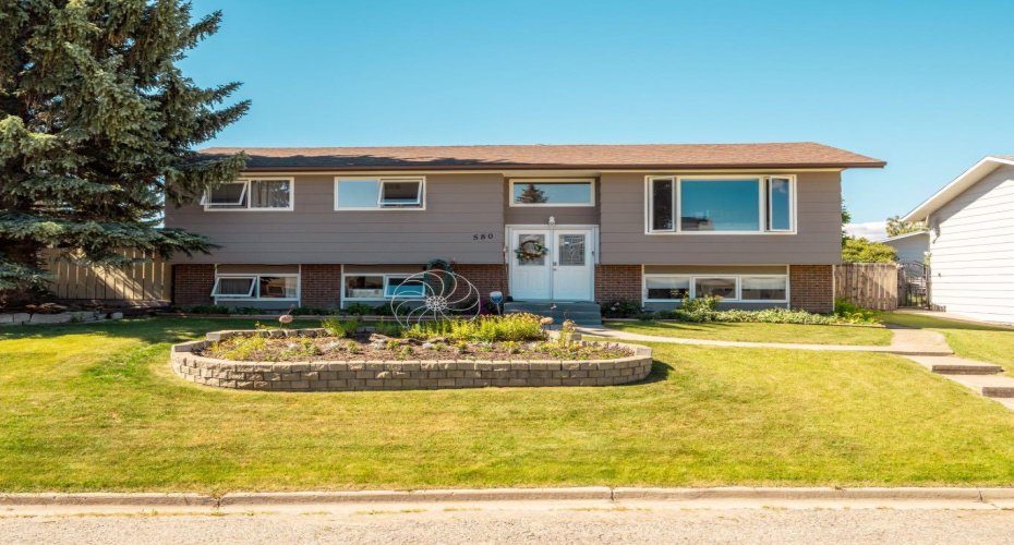 580 McDougall Street, Pincher Creek, Alberta T0K 1W0, 4 Bedroom Bedrooms, 0 ,3 BathroomBathrooms,Residential,For Sale,McDougall,0,A2328498