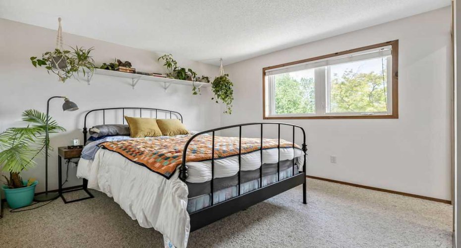 22 Robinson Drive, Okotoks, Alberta T1S 1C4, 4 Bedroom Bedrooms, 0 ,3 BathroomBathrooms,Residential,For Sale,Robinson,0,A2328510