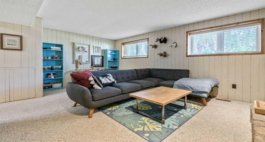 22 Robinson Drive, Okotoks, Alberta T1S 1C4, 4 Bedroom Bedrooms, 0 ,3 BathroomBathrooms,Residential,For Sale,Robinson,0,A2328510