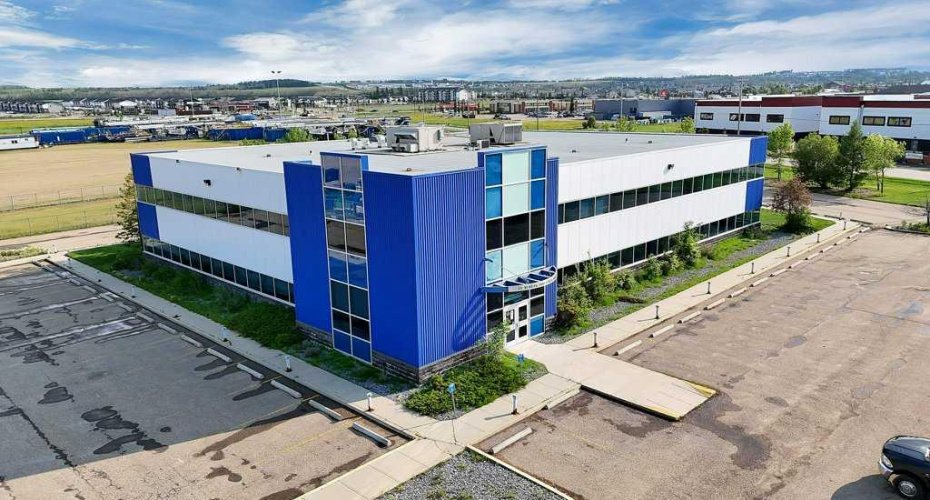 33 Schenk Industrial Road, Sylvan Lake, Alberta T4S 2J9, 0 , 0 ,0,Commercial,For Lease,Schenk Industrial,0,A2328547